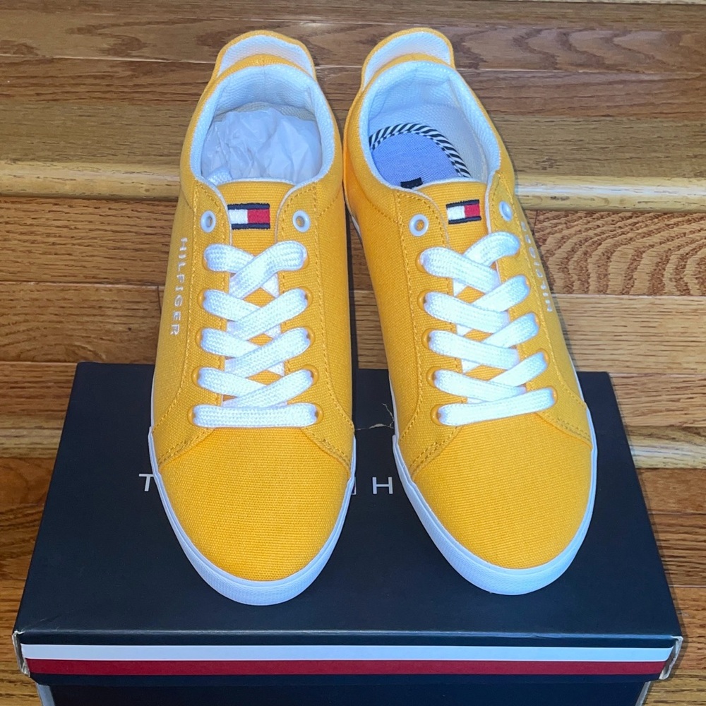Tommy Hilfiger Heritage Canvas Sneakers - Girls Size 4 - Color: Citrus & White